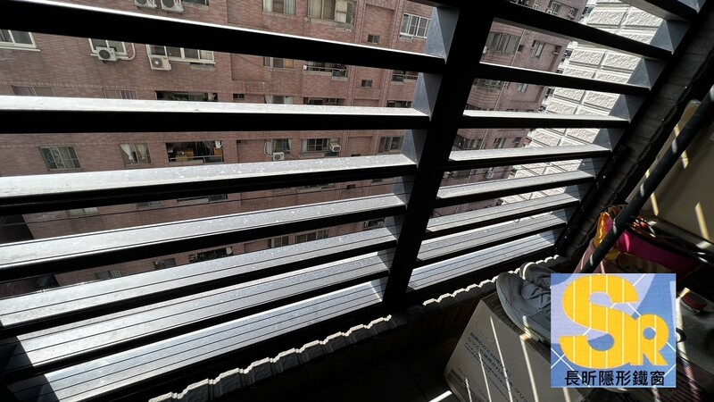 隱形鐵窗 兒童防護窗 兒童防墜窗 防盜窗 防鴿網 防寵物 陽台防護 大樓防護  高雄隱形鐵窗 隱形鐵窗推薦 隱形鐵窗達人 隱形折紗 長昕隱形鐵窗 台南隱形鐵窗 屏東隱形鐵窗 隱形鐵窗工廠直營 隱形鐵窗批發  台北隱形鐵窗 台中隱形鐵窗 鋼絲窗 鋼索窗 防墜窗 安全防護網 傳統鐵窗 鐵窗 不鏽鋼門窗